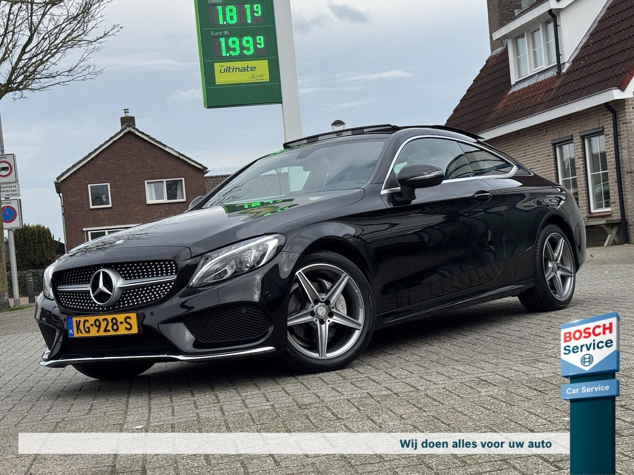Mercedes-Benz C-klasse Coupé - C180 AMG / Led / Trekhaak / Stoelverwarming / Navi / Cruise / Elektris Stoelen / Bleutooth - AutoWereld.nl