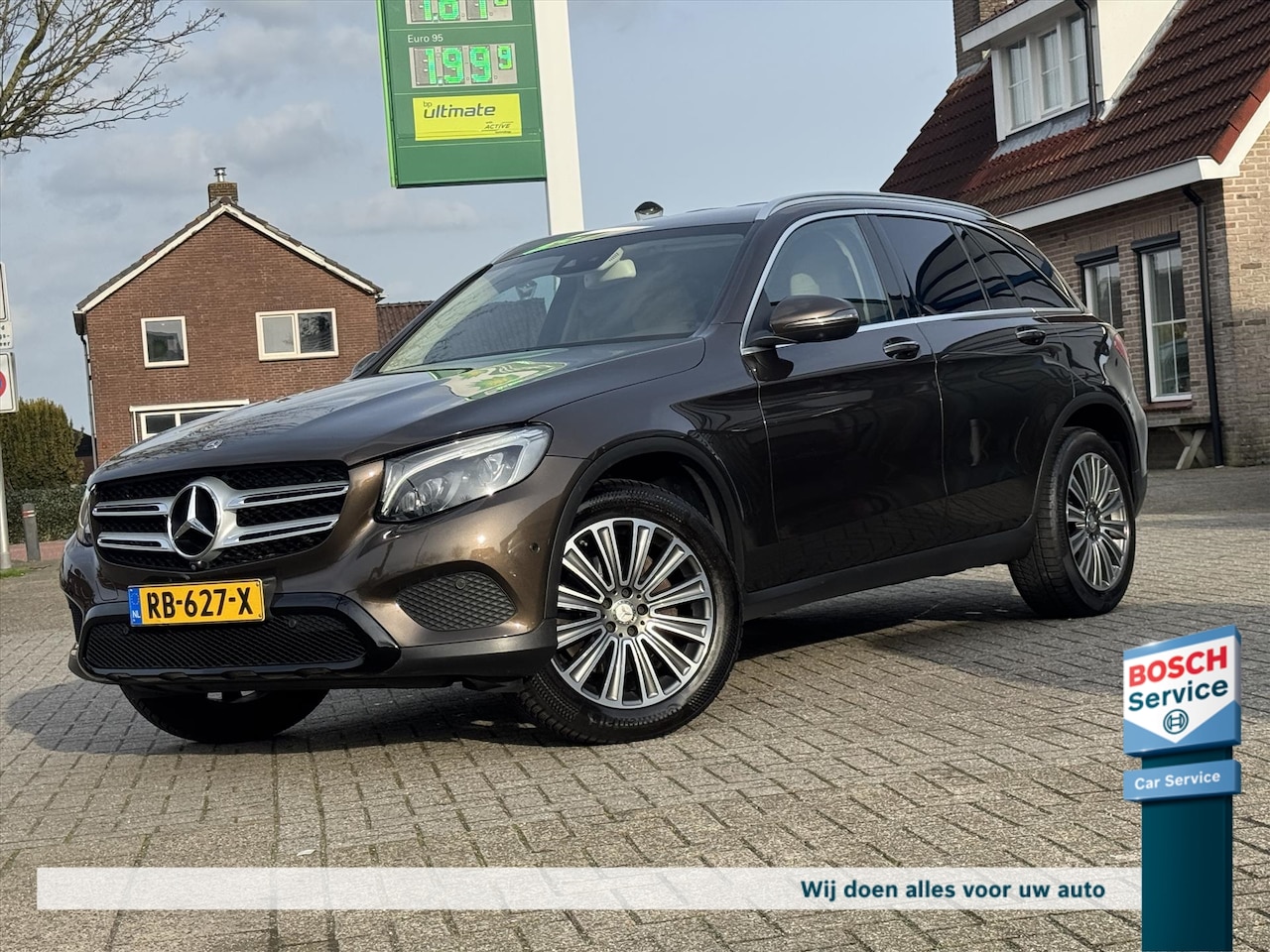 Mercedes-Benz GLC-klasse - 250 4MATIC / Org NL / Leder / 360*Camera / Keyless / Trekhaak / Stoelverw/Koeling / Luchtv - AutoWereld.nl