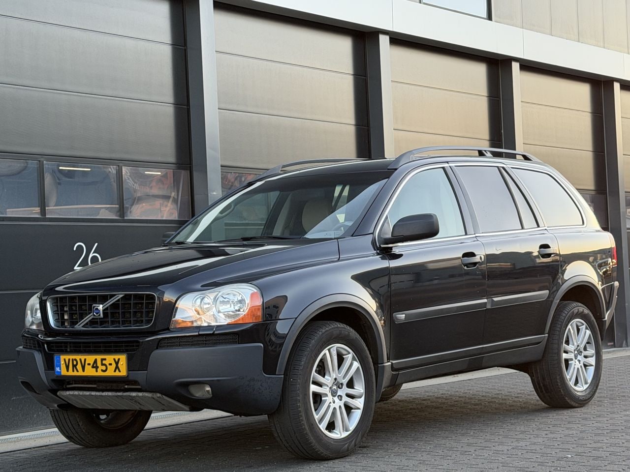 Volvo XC90 - Xc-90 2.4 D5 GRIJSKENTEKEN - AutoWereld.nl