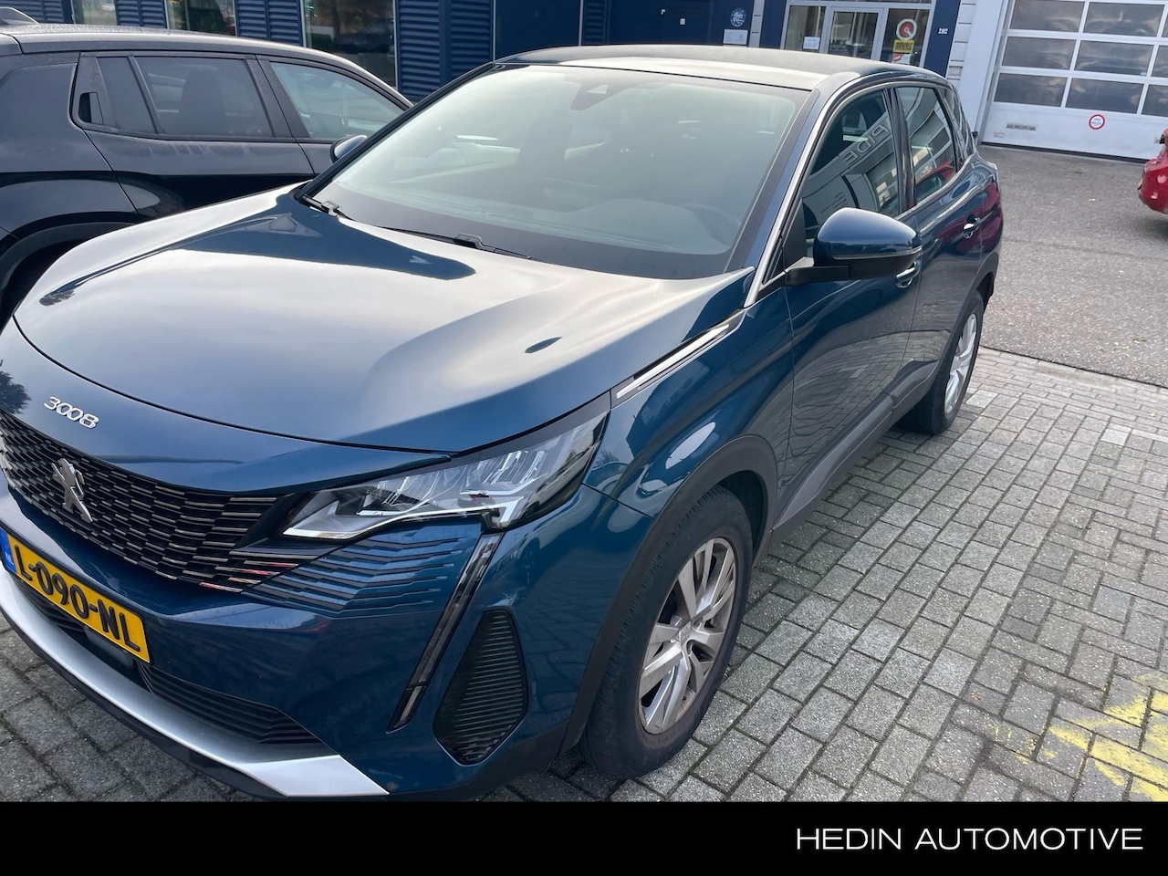 Peugeot 3008 - 1.2 130PK Active Pack | Navigatie | Camera | Parkeersensoren | LMV | - AutoWereld.nl