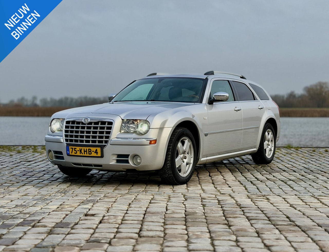 Chrysler 300C Touring - 5.7 V8 HEMI AWD|Pano|Leer|Cruise - AutoWereld.nl