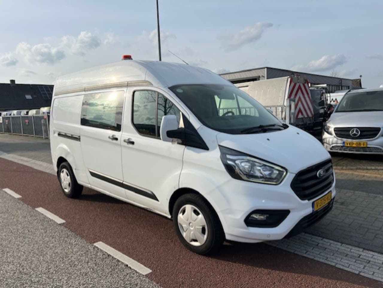 Ford Transit Custom - 340 2.0 TDCI 96KW L2H2 AIRCO KLIMA EURO6 - AutoWereld.nl