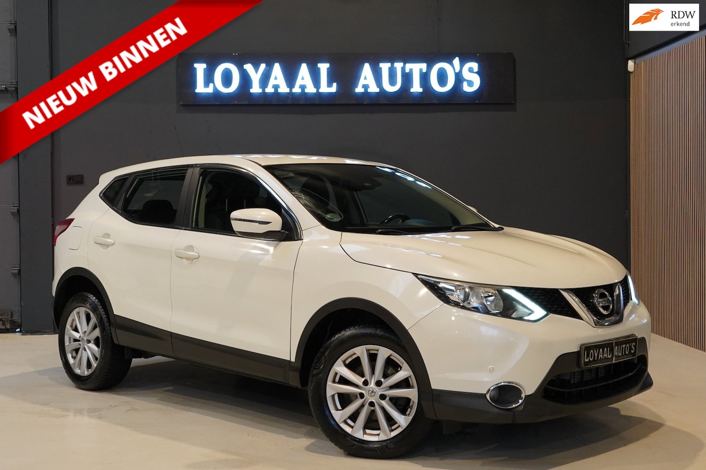 Nissan Qashqai - 1.2 Acenta | AUT | NAVI | AIRCO | CRUISE | PDC | APK. - AutoWereld.nl