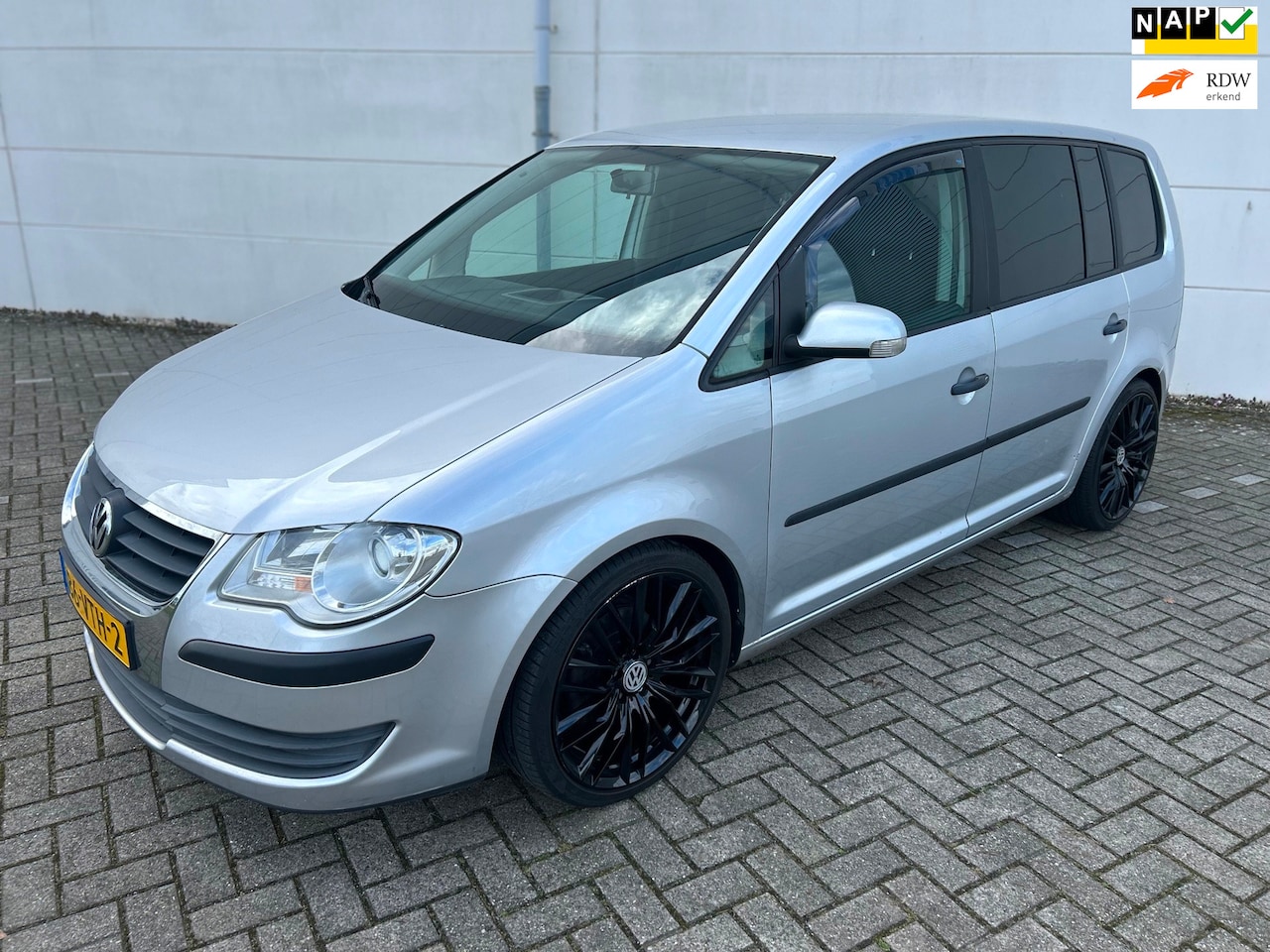 Volkswagen Touran - 1.9 TDI Trendline Cruise Controle Airco Trekhaak 6 bak Handgeschakeld NL- Auto Marge Grijs - AutoWereld.nl