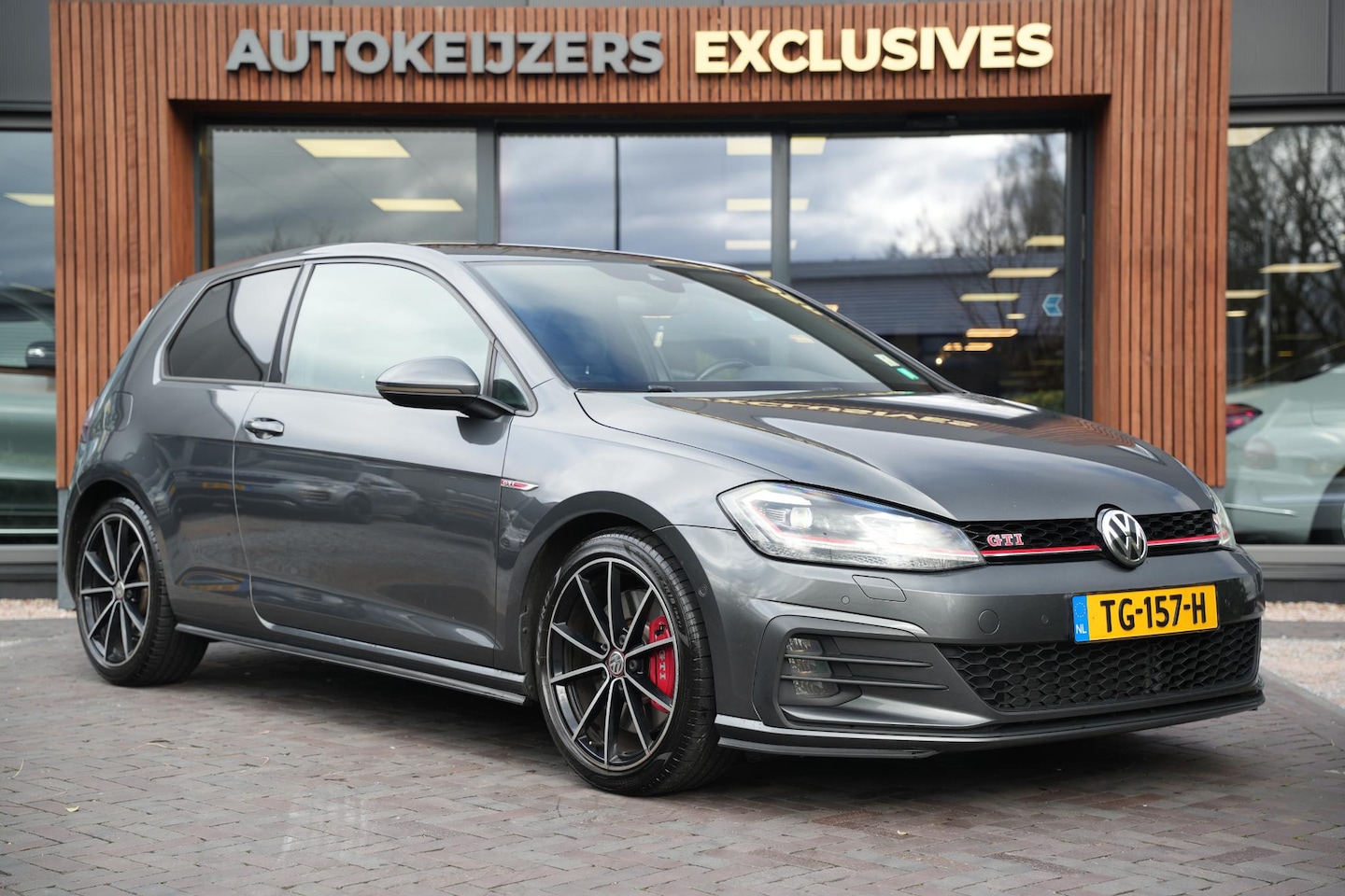 Volkswagen Golf - 2.0 TSI GTI Performance Virtual Dash Matrix LED Stoelverw. Belvedere Velgen Groot Scherm - AutoWereld.nl