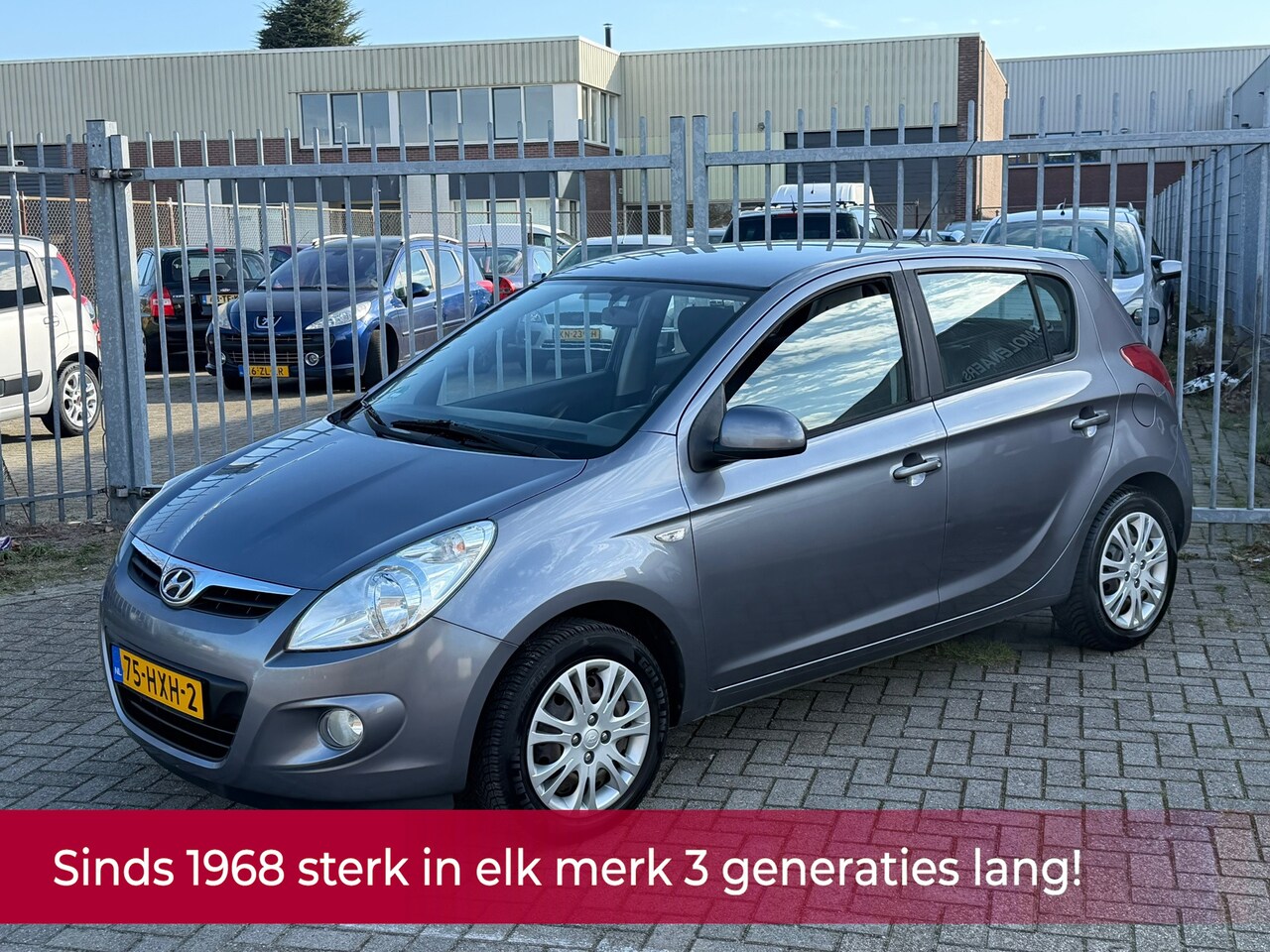 Hyundai i20 - 1.2i DynamicVersion 78PK 5 deurs! NL AUTO NAP! Airco l Carplay l Navi l MTF-stuur! TOPSTAA - AutoWereld.nl