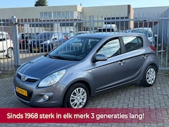 Hyundai i20 - 1.2i DynamicVersion 78PK 5 deurs NL AUTO NAP Airco l Carplay l Navi l MTF-stuur TOPSTAAT l