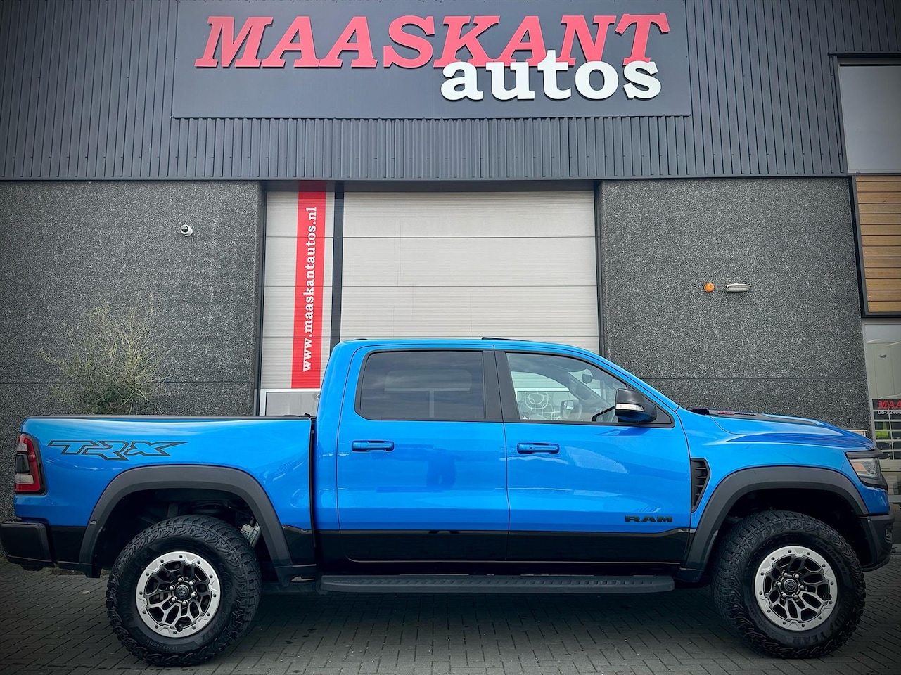 Dodge Ram 1500 - 1500 TRX / 6.2 V* Supercharged 702PK / Lpg / Pano / H&K / Like new condition / ONLY 27771K - AutoWereld.nl