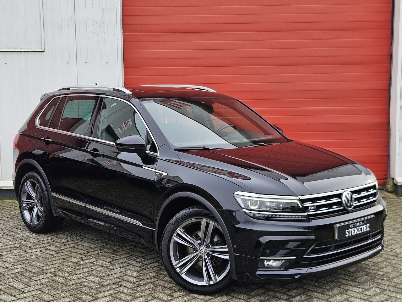 Volkswagen Tiguan - 1.5 TSI ACT Highline Business R | PANO | ACC - AutoWereld.nl