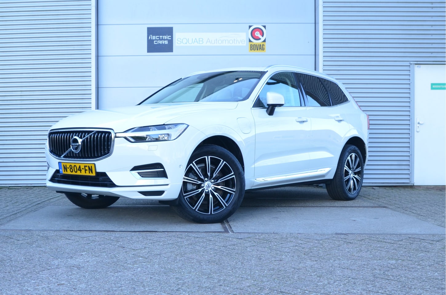 Volvo XC60 - 2.0 T8 Twin Engine AWD Inscription Trekhaak, Pano, Leder - AutoWereld.nl