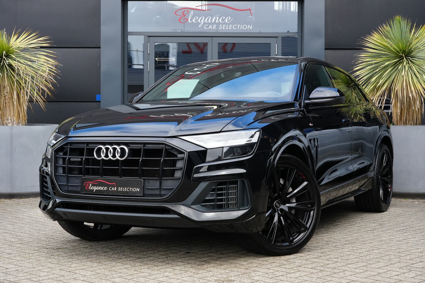 Audi Q8 - 55 TFSI e quattro Pro Line S 381pk Panoramadak/Camera/Trekhaak - AutoWereld.nl