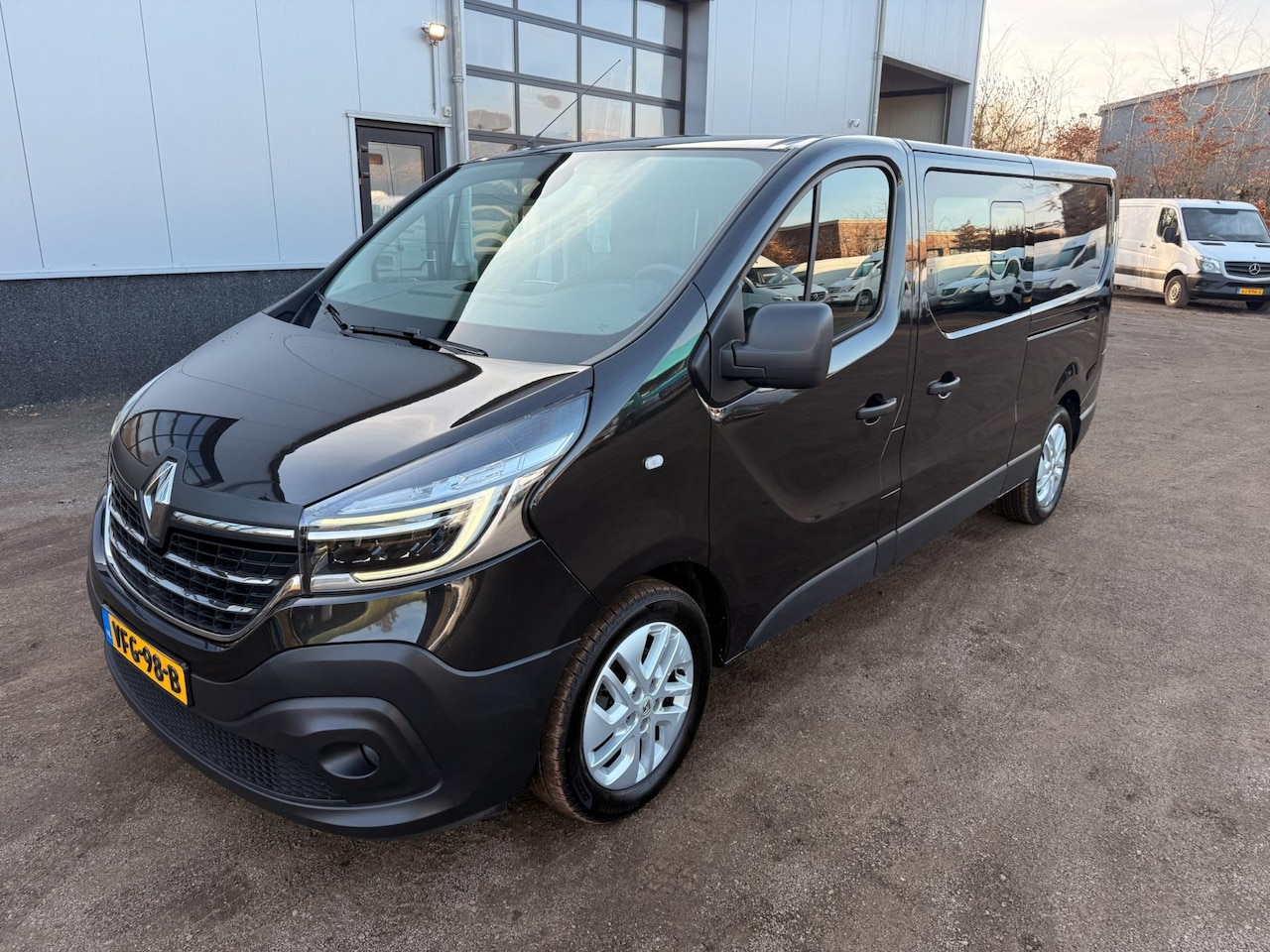 Renault Trafic - 2.0 dCi 170PK DC Luxe 2 Schuifdeuren - AutoWereld.nl