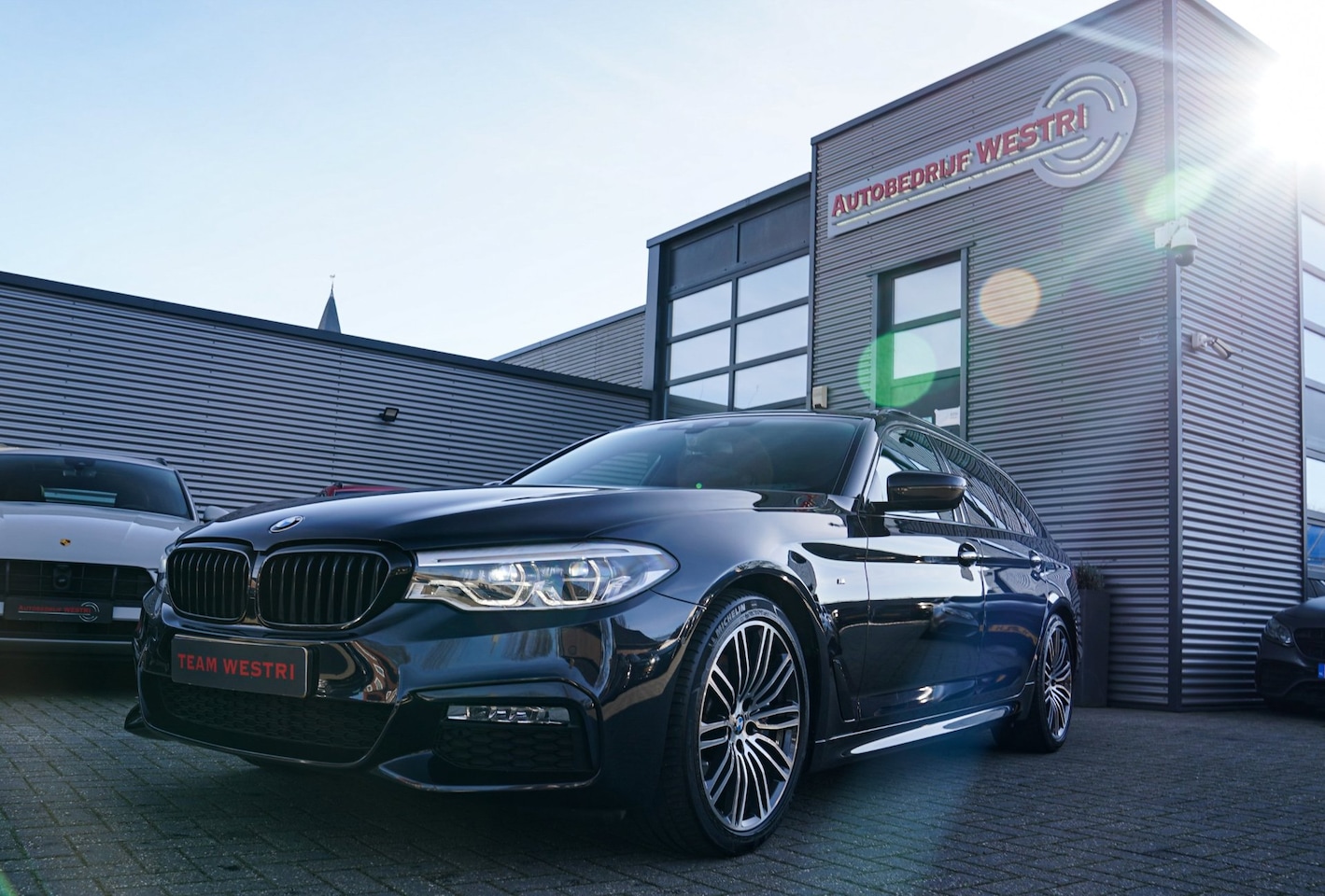 BMW 5-serie Touring - 530i High Executive | Panorama | Harman/Kardon | Luxe leder | Camera | Head up | Dealer on - AutoWereld.nl
