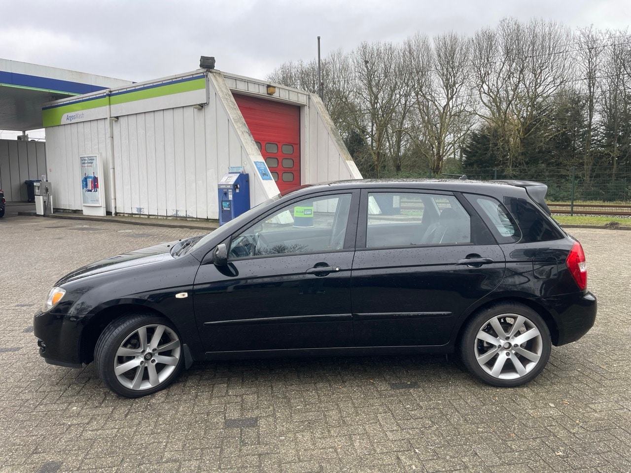 Kia Cerato - 2.0-16V Sport - AutoWereld.nl