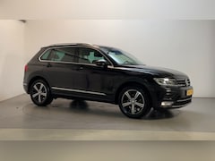 Volkswagen Tiguan - 1.4 TSI 150pk ACT Highline DSG Panoramadak Alcantara LED Navigatie