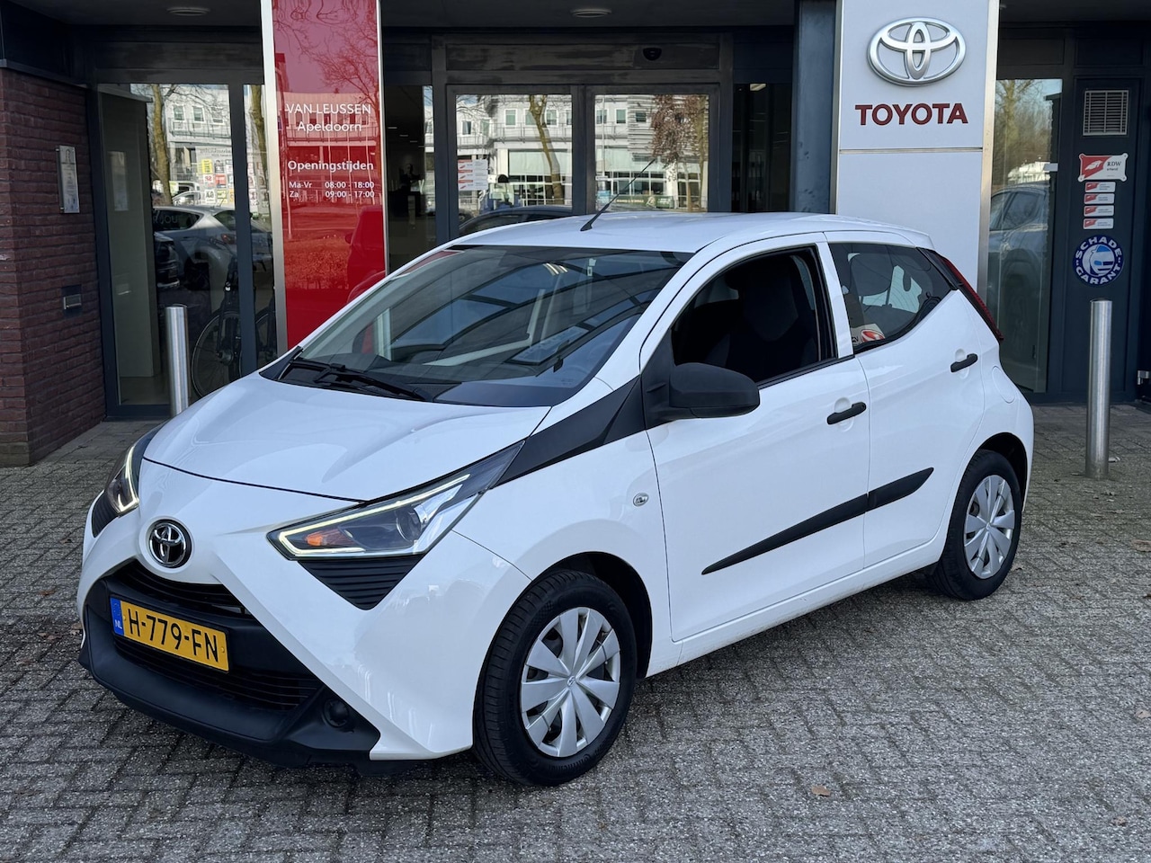 Toyota Aygo - 1.0 VVT-i X-FUN AIRCO BLUETOOTH EL-RAMEN RADIO 5-DRS NL-AUTO - AutoWereld.nl