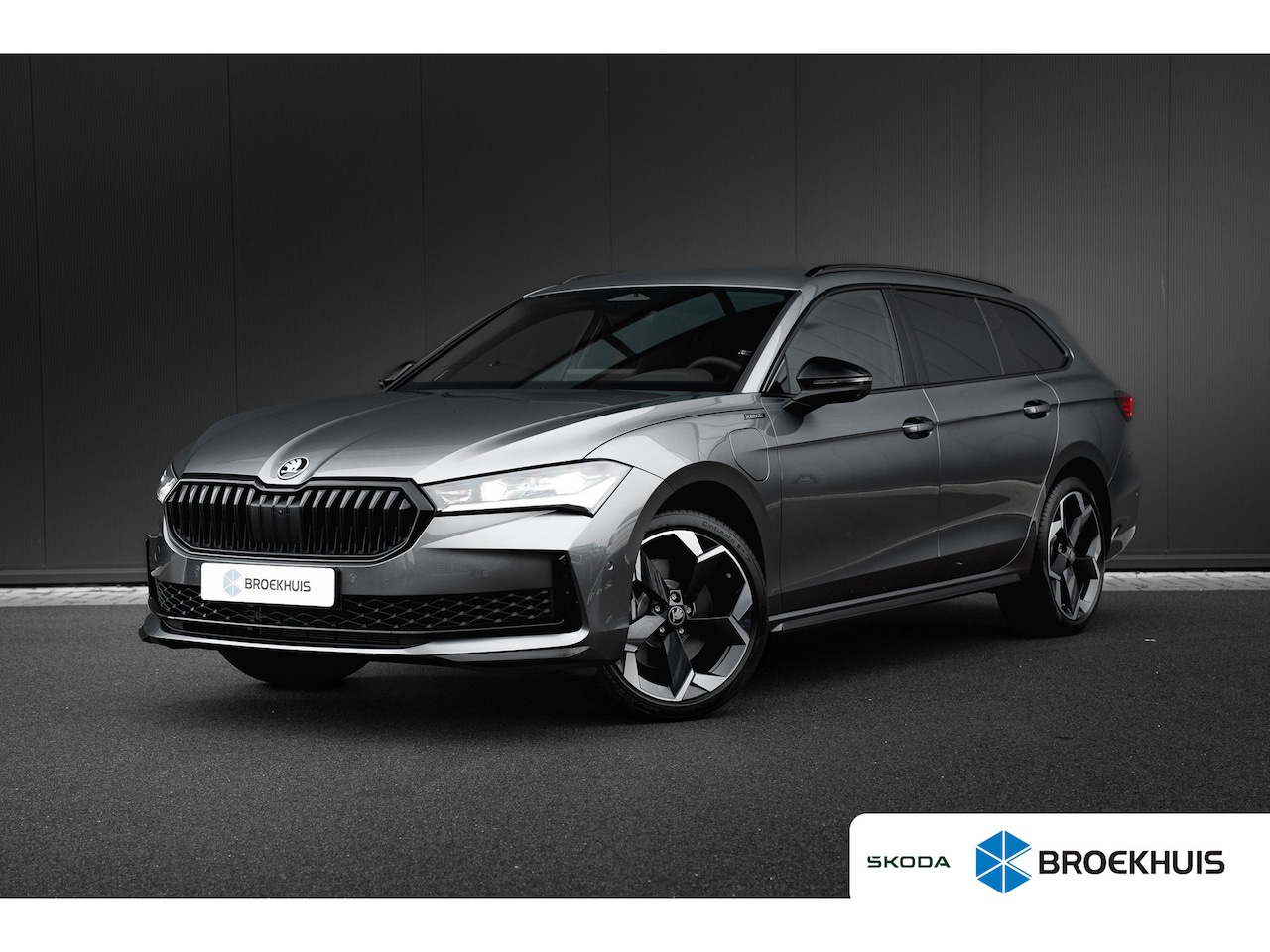 Skoda Superb Combi - 1.5 TSI iV PHEV 218pk Sportline Business | Achteruitrijcamera | Climatronic, elektronische - AutoWereld.nl