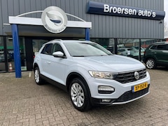 Volkswagen T-Roc - 1.0 TSI 115pk T-Roc Style met Trekhaak, DigiDash en Stoelverwarming