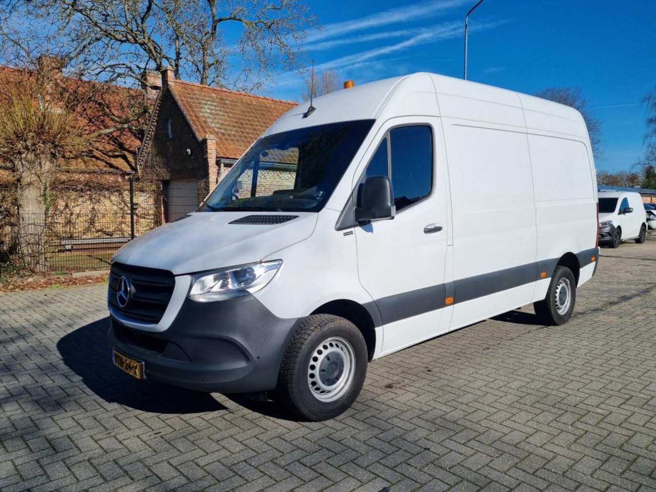 Mercedes-Benz Sprinter - 317 CDI Aut. L2 H2 Navi 3500kg Trekh - AutoWereld.nl
