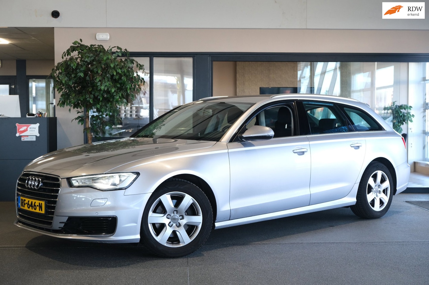 Audi A6 Avant - 2.0 TDI ultra Automaat Navi Cruise PDC xenon - AutoWereld.nl