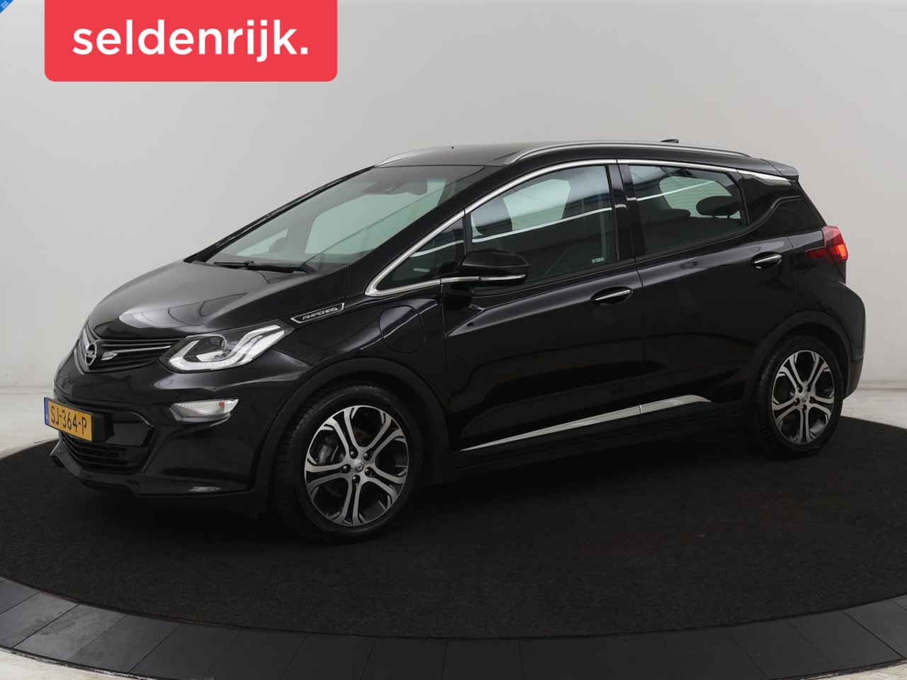 Opel Ampera-e - Innovation 60 kWh | Leder | Stoelverwarming | Camera | Park Assist | Stuurverwarming | Bi- - AutoWereld.nl
