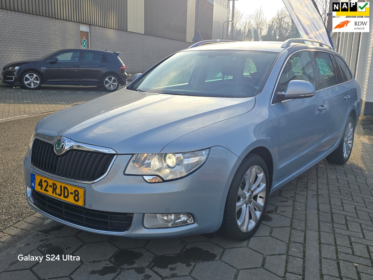 Skoda Superb Combi - 1.8 TSI Ambition Business Line*dealer onderhoud*zeer nette auto*nap*apk*airco*clima*rijd p - AutoWereld.nl