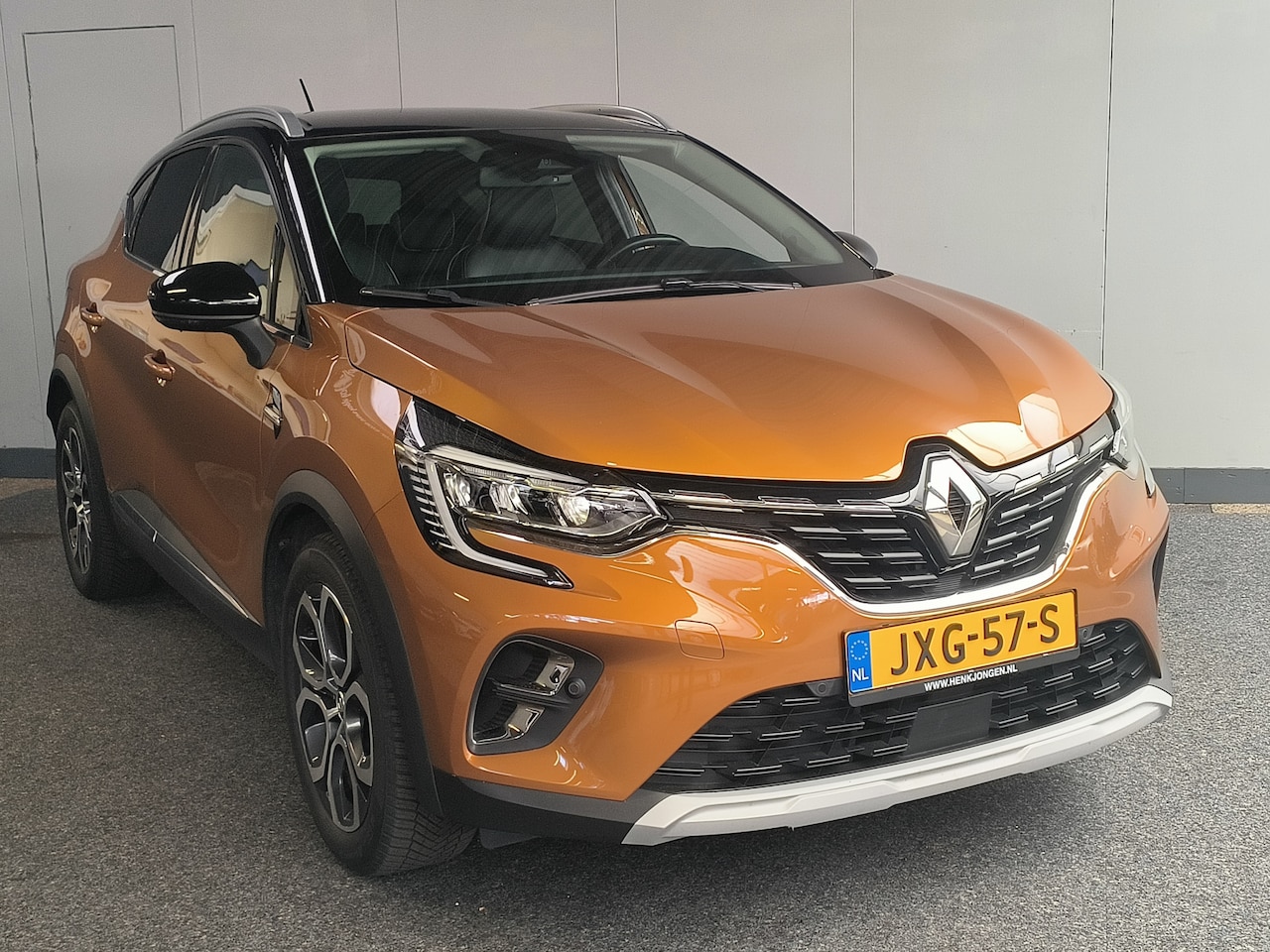 Renault Captur - 1.6 E-Tech Plug-in Hybrid 160 Intens uit 2022 Rijklaar + 12 maanden Bovag-garantie Henk Jo - AutoWereld.nl