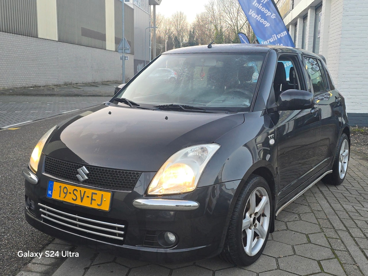 Suzuki Swift - 1.5 Exclusive*2 e eigenaar*nap*apk*airco*rijd zeer goed*inruil mog!!!! - AutoWereld.nl