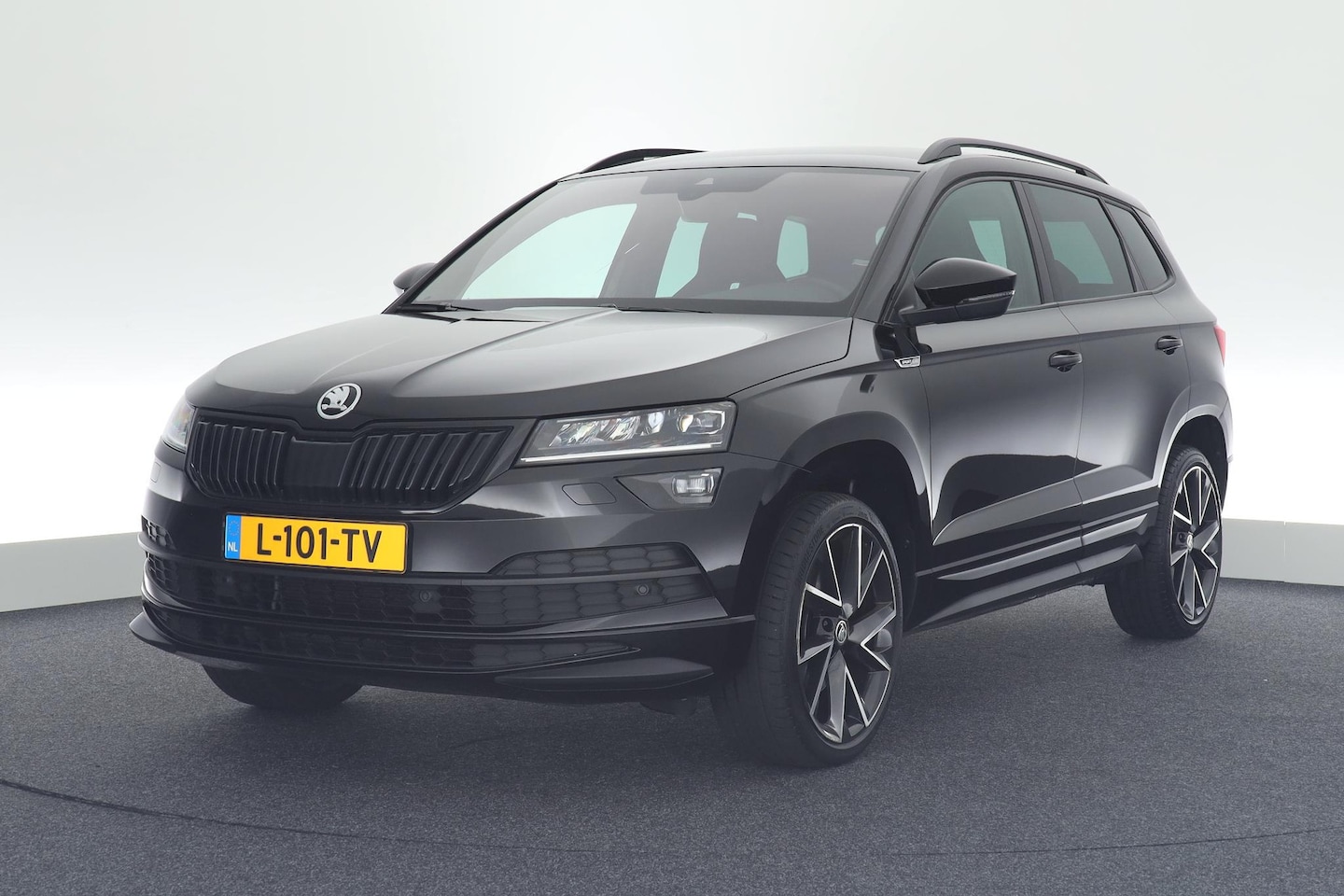 Skoda Karoq - 1.5 TSI ACT 150pk DSG Sportline Business Camera Stoelverwarming LED - AutoWereld.nl