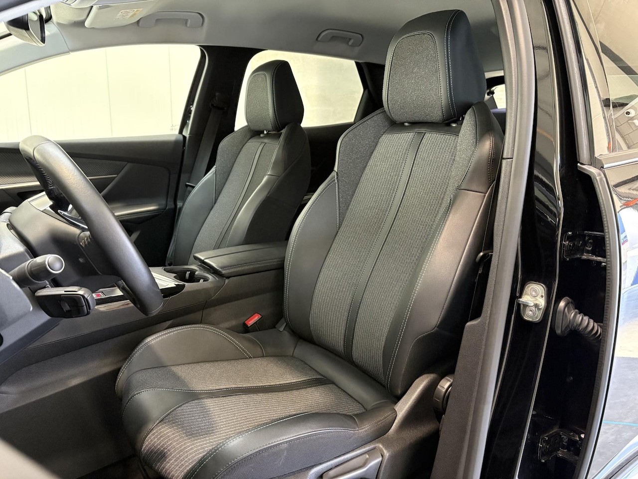 Peugeot 3008 - 1.2 PureTech Allure Pack Business 1.2 PureTech Allure Pack Business