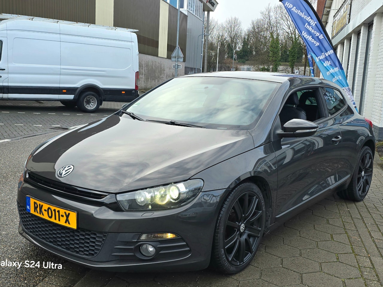 Volkswagen Scirocco - 1.4 TSI Highline Plus*2e eigenaar*dealer onderhoud*apk*118kw *velgen*rijd perfect*inruil m - AutoWereld.nl