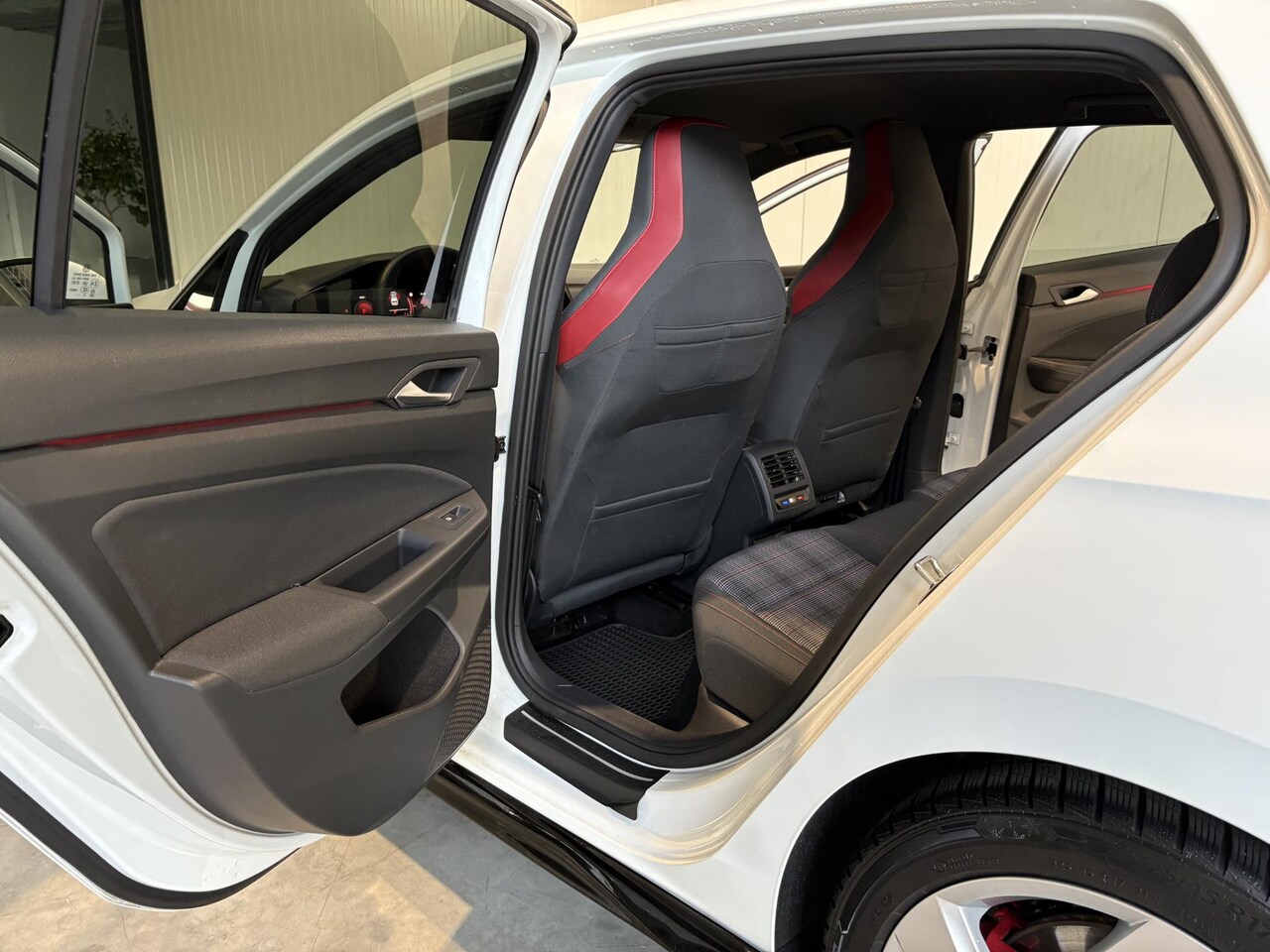 Volkswagen Golf - 2.0 TSI GTI | REMUS | MAXTON DESIGN