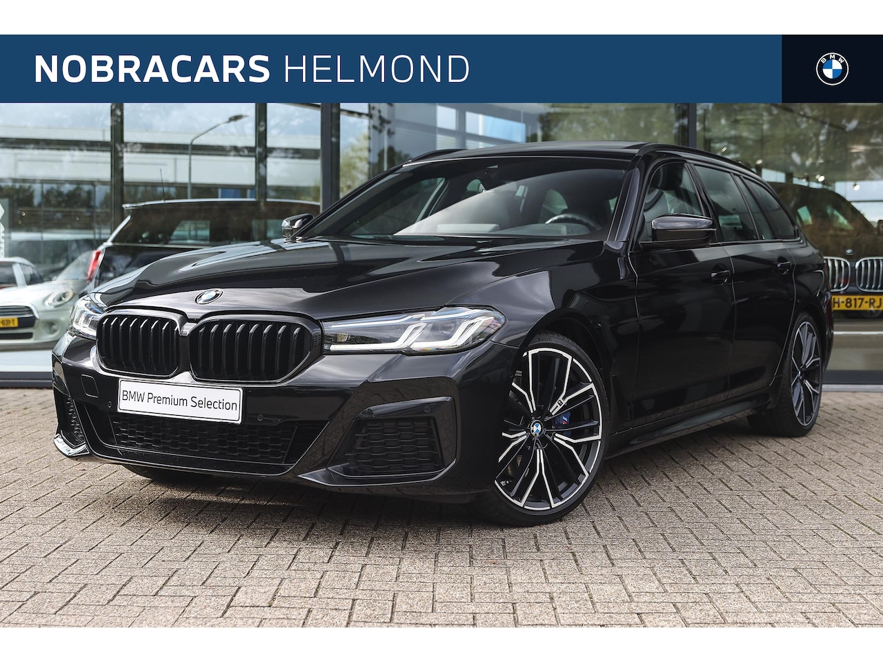 BMW 5-serie Touring - 530i High Executive M Sport Automaat / Panoramadak / Comfortstoelen / Stoelverwarming / La - AutoWereld.nl