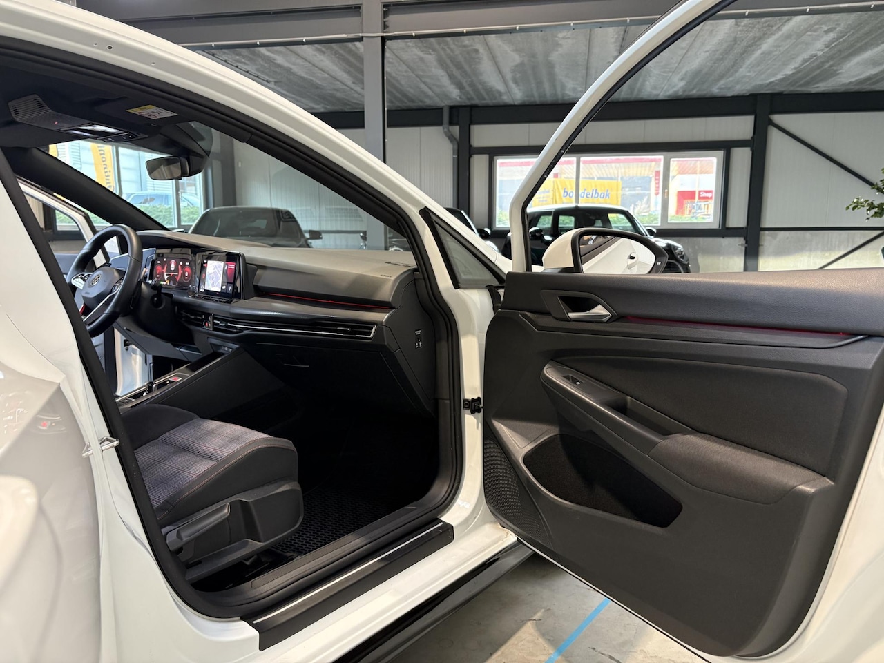 Volkswagen Golf - 2.0 TSI GTI | REMUS | MAXTON DESIGN