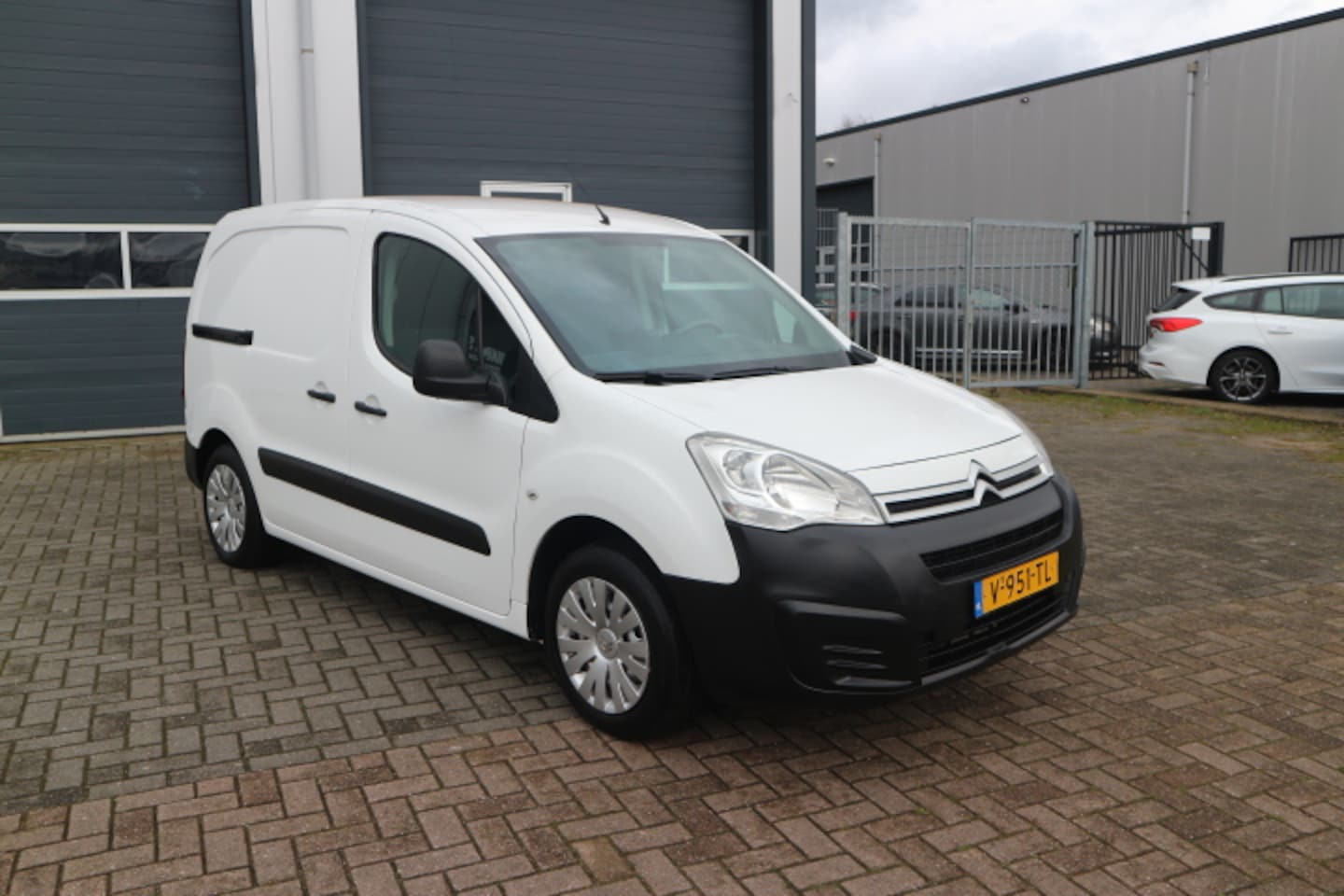Citroën Berlingo - 1.6 BlueHDI 75 Club 1.6 BlueHDI 75 Club - AutoWereld.nl