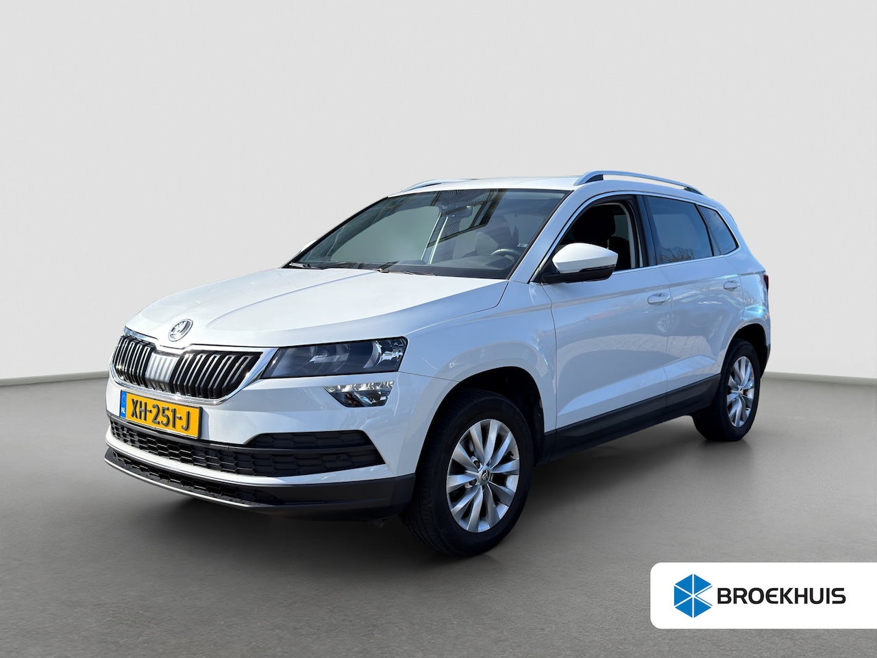 Skoda Karoq - 1.0 TSI Clever Edition Parkeersensoren | Full map navigatie | Climate control | Carplay/an - AutoWereld.nl