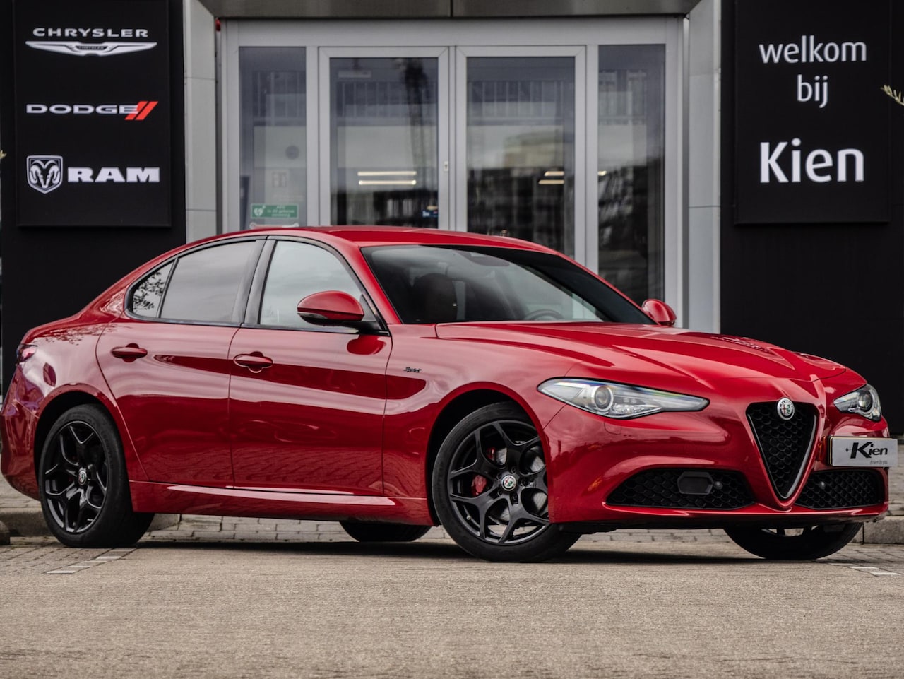 Alfa Romeo Giulia - 2.0T Sprint | Veloce Interieur | Stoel- & stuurverwarming | Schakelflippers | Adaptive Cru - AutoWereld.nl