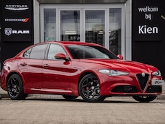 Alfa Romeo Giulia - 2.0T Sprint | Veloce Interieur | Stoel- & stuurverwarming | Schakelflippers | Adaptive Cru