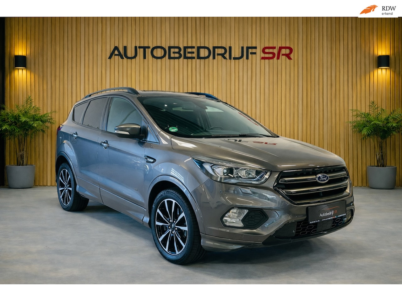 Ford Kuga - 1.5 EcoBoost ST Line 182PK! Panoramadak! Camera! Cruise Controle! Navigatie! - AutoWereld.nl