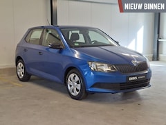 Skoda Fabia - 1.0 Active ( Volledige historie / Airco / DAB+ )