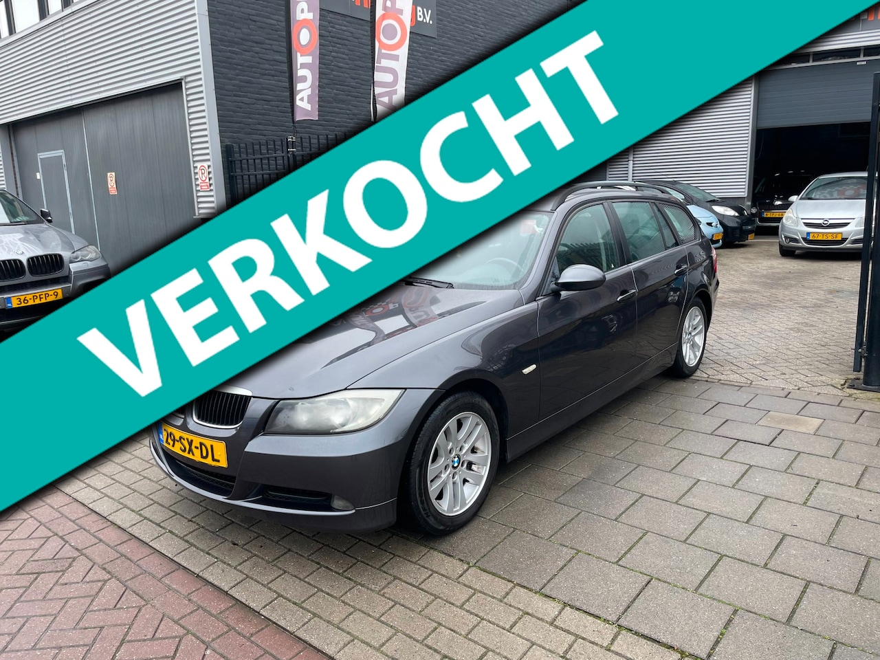BMW 3-serie Touring - 320i High Executive Trekhaak Airco PDC NAP APK - AutoWereld.nl