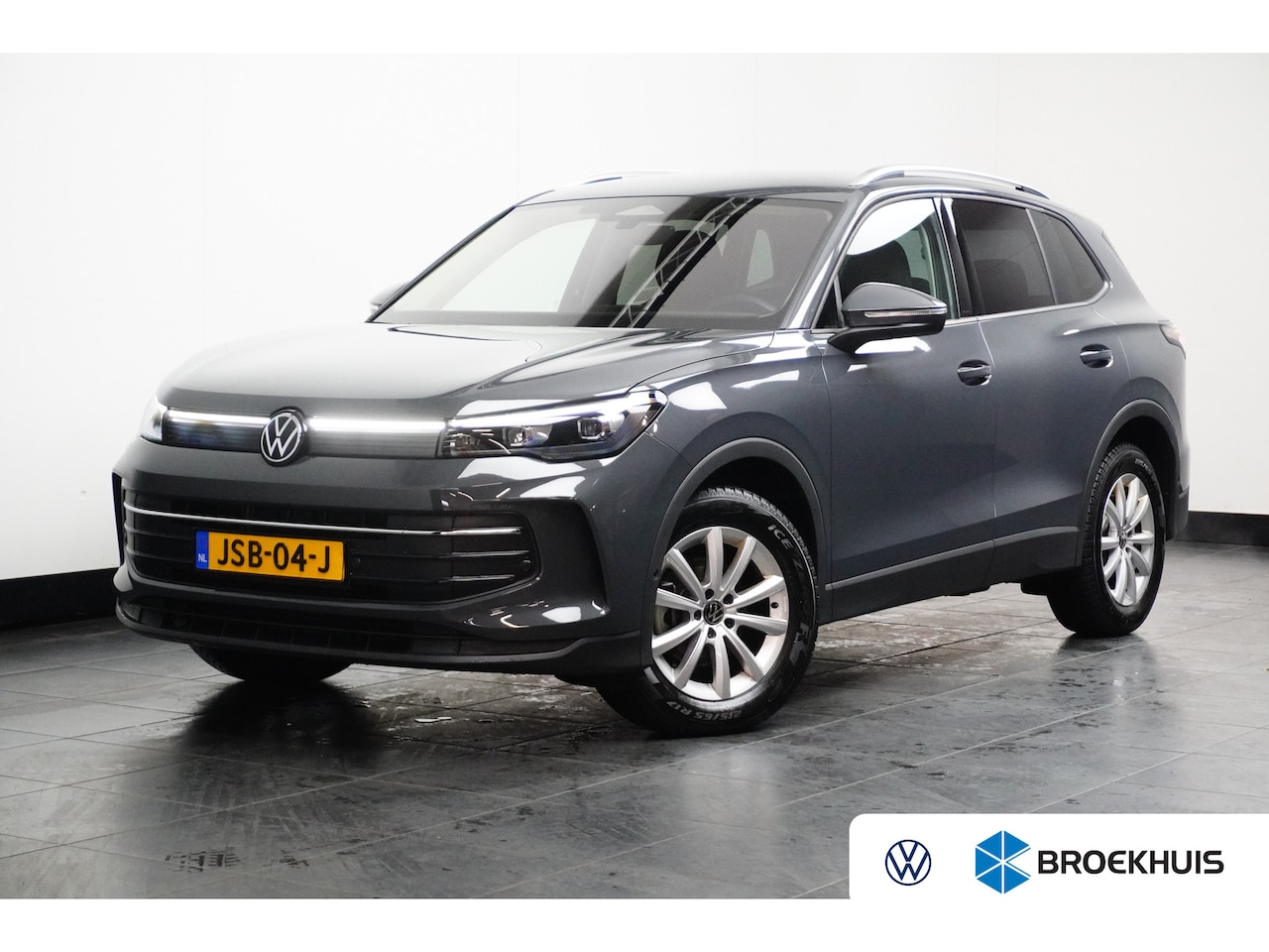 Volkswagen Tiguan - 1.5 eTSI Life Edition | Achteruitrijcamera | Dodehoek detectie | Trekhaak elektrisch uitkl - AutoWereld.nl