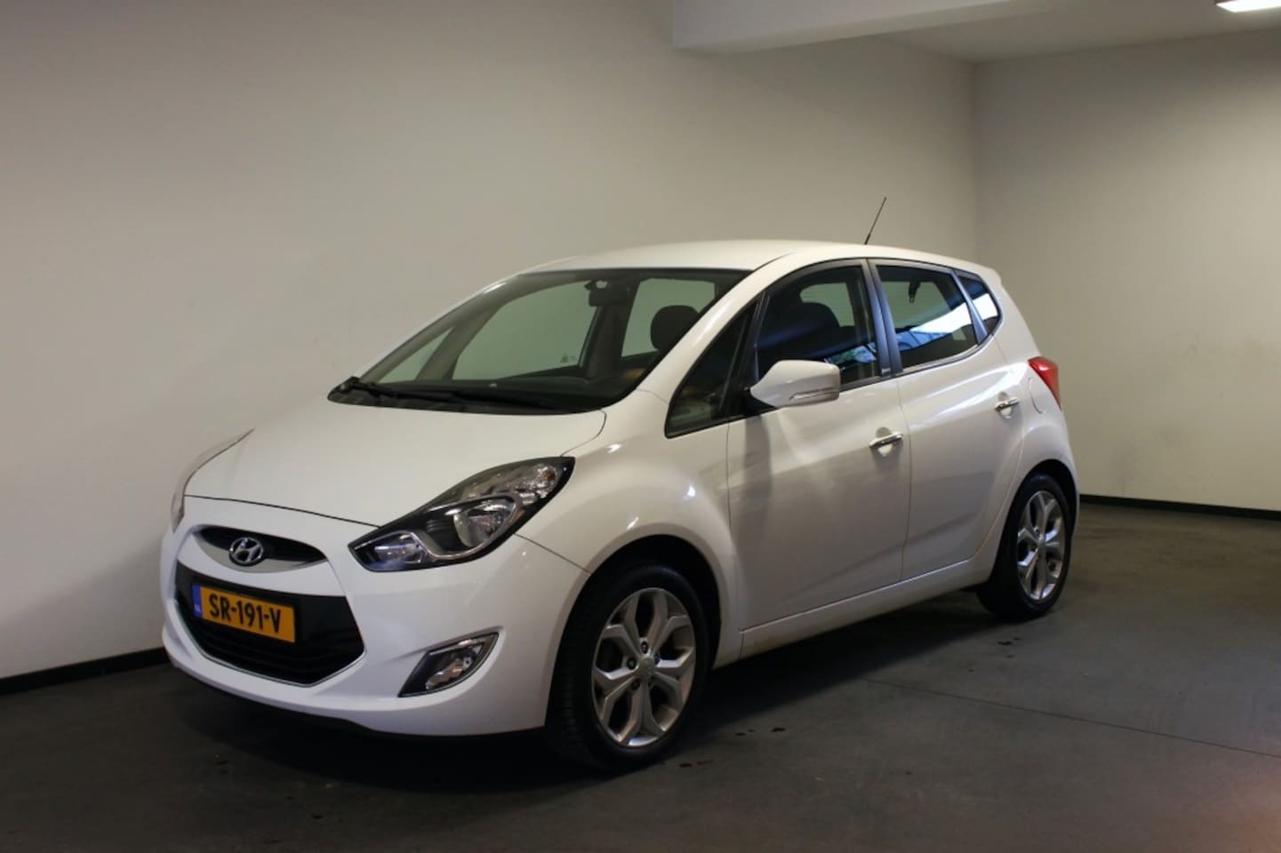 Hyundai ix20 - 1.4i i-Magine 1.4I I-MAGINE, Navi, Camera, Airco, Elektr. ramen, Cruise - AutoWereld.nl