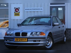 BMW 3-serie - 318i Executive Aut.*Perfect Onderh*Uniek netjes*Youngtimer*Airco/Afneemb. Trekhaak/Schuifd
