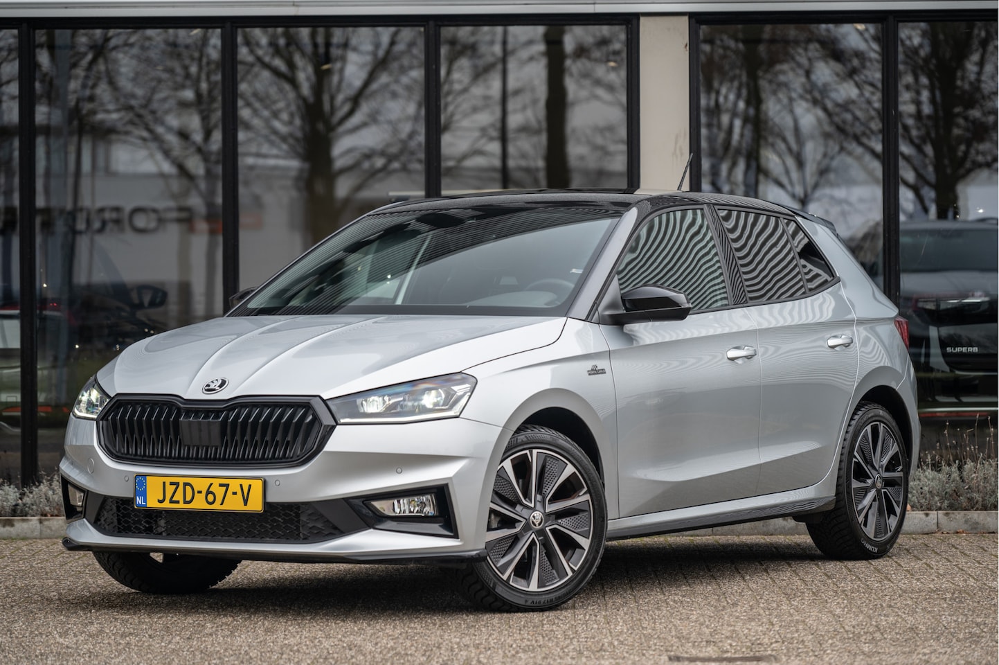 Skoda Fabia - 1.0 TSI Monte Carlo DSG | Navi by App | Stoelverw. | PDC V+A | 17" | Full LED - AutoWereld.nl