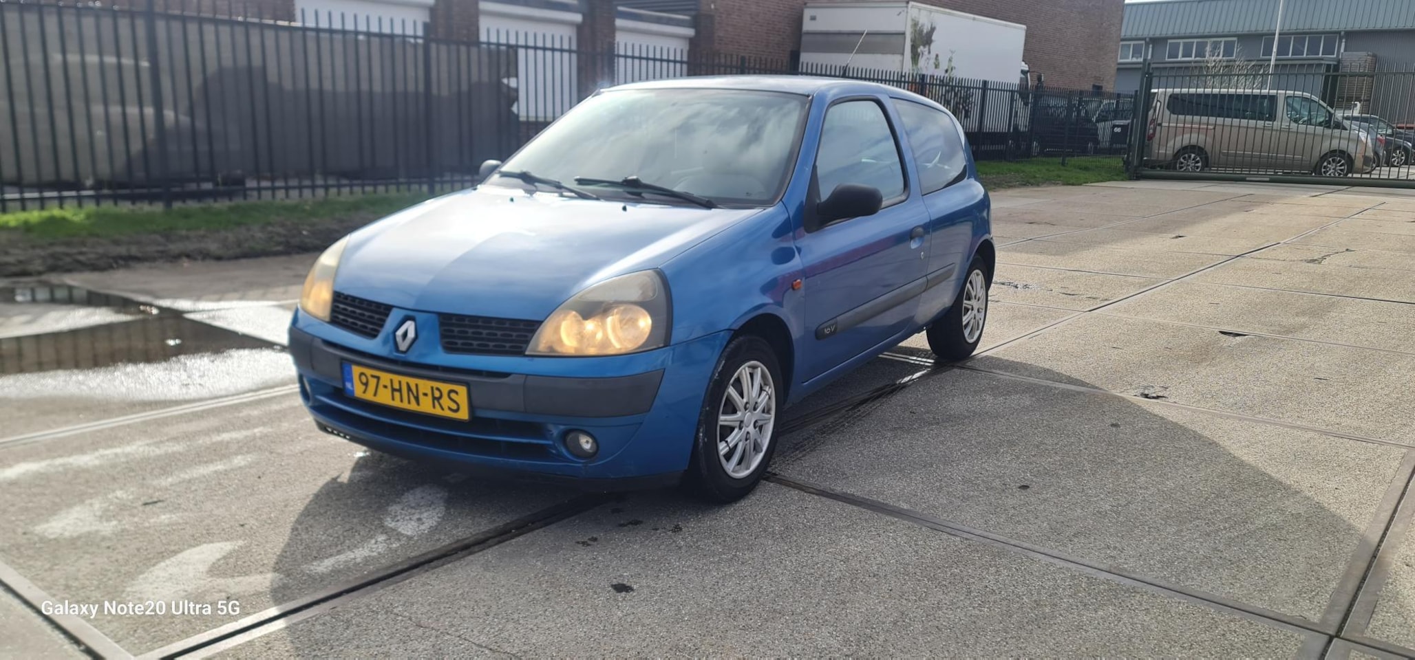 Renault Clio - 1.2-16V Authentique Renault Clio  1.2i 16V apk 10-2-2027 ! - AutoWereld.nl