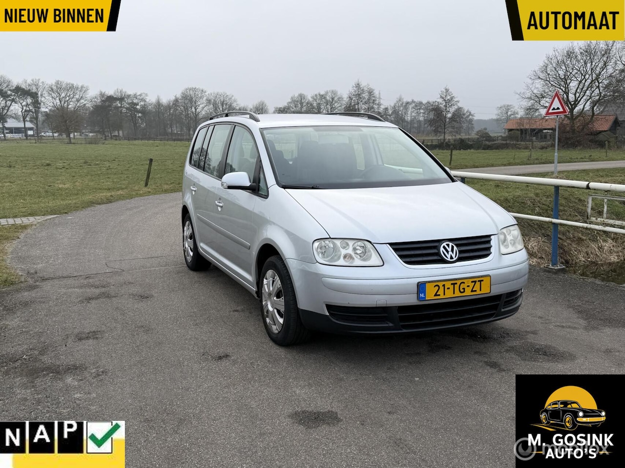 Volkswagen Touran - 1.6-16V FSI Automaat Trekhaak Airco apk - AutoWereld.nl