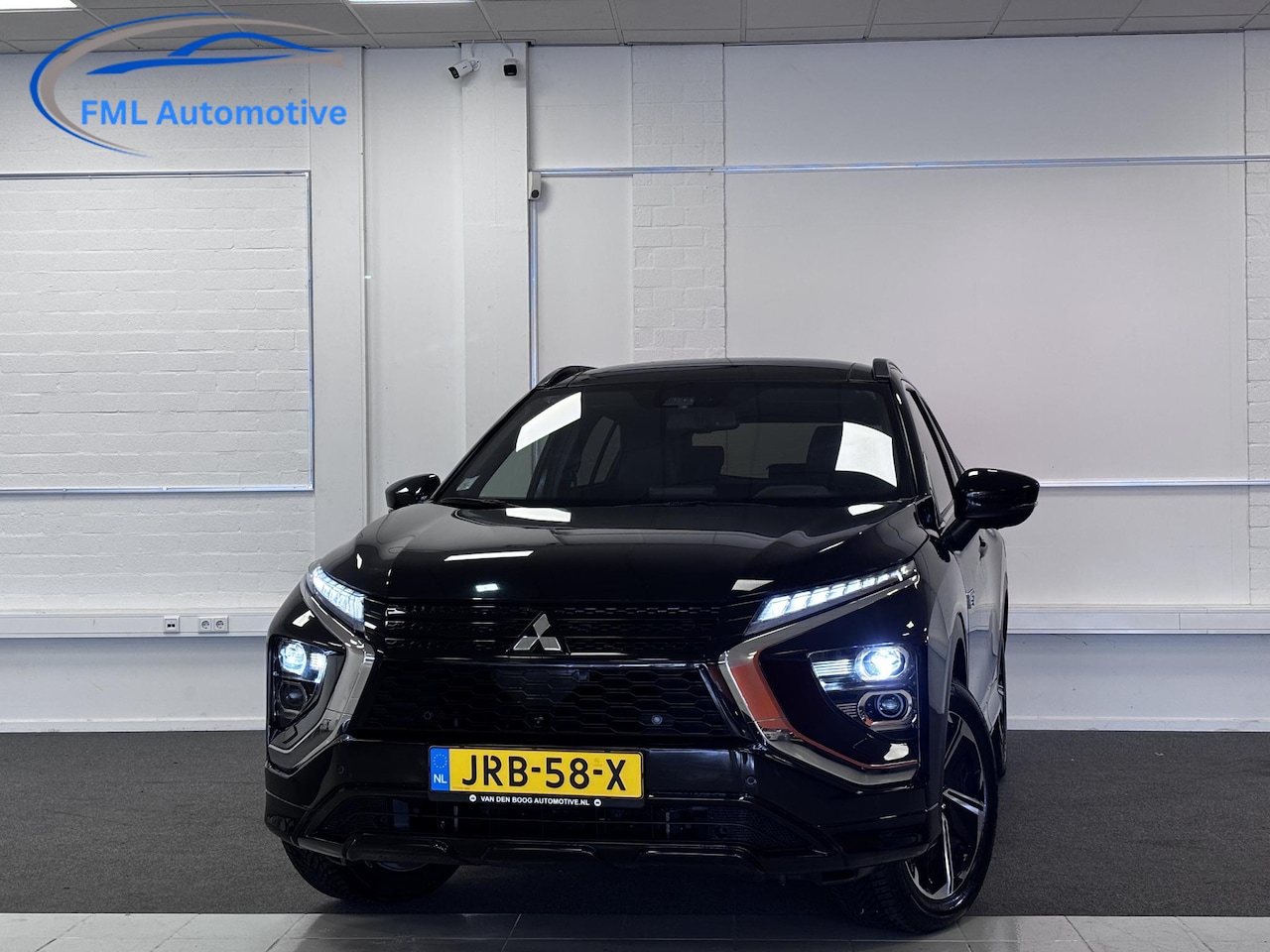 Mitsubishi Eclipse Cross - 2.4 PHEV Instyle | Leder | Panorama dak | 4seizoenen banden | - AutoWereld.nl