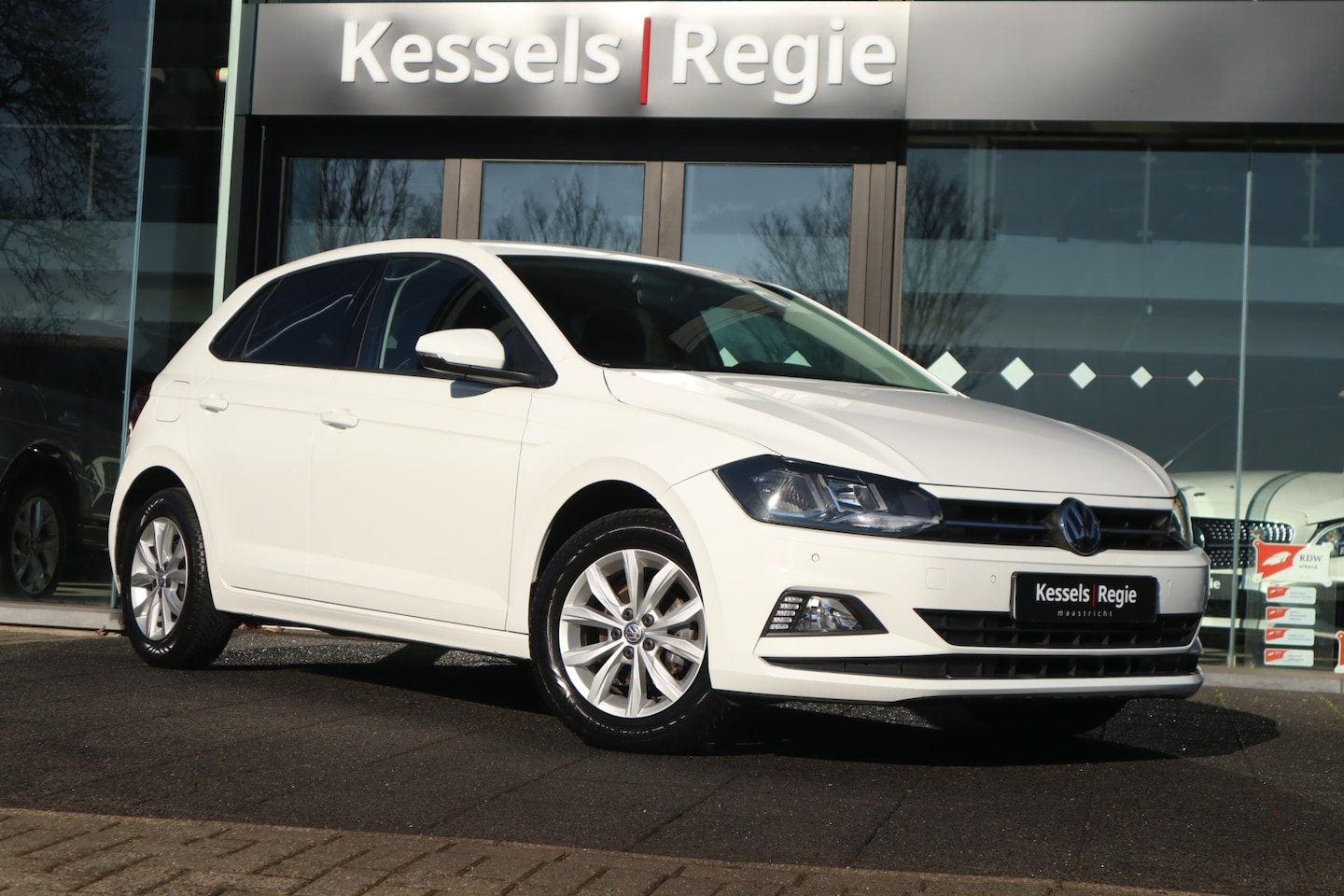 Volkswagen Polo - 1.0 TSI Comfortline Stoelverwarming Sensoren Navi Clima 15” - AutoWereld.nl
