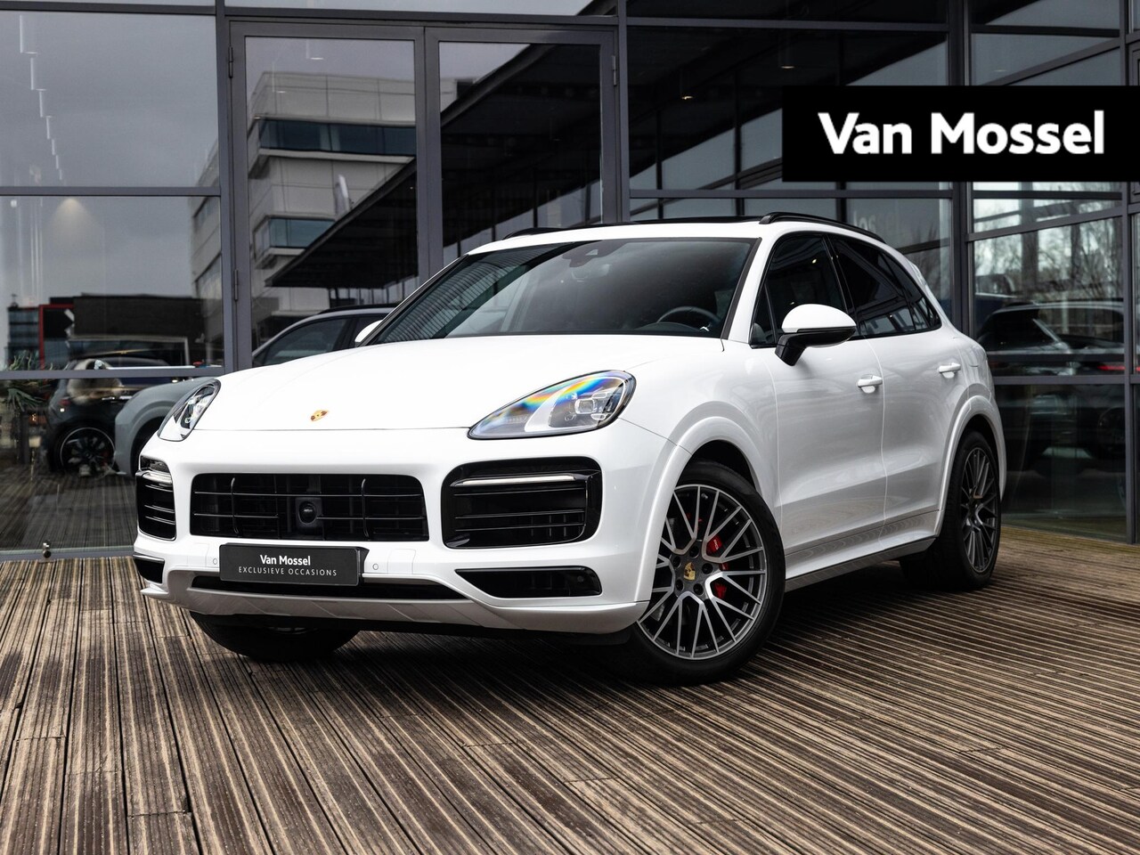 Porsche Cayenne - 3.0 E-Hybrid Platinum Edition | SPORTDESIGN | SPORTCHRONO | SPORTUITLAATSYSTEEM | PANORAMA - AutoWereld.nl